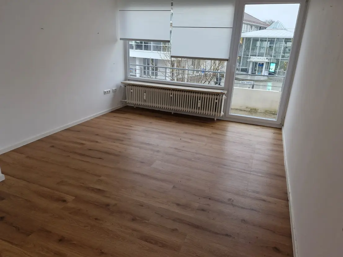 Schlafzimmer mit hellem Boden